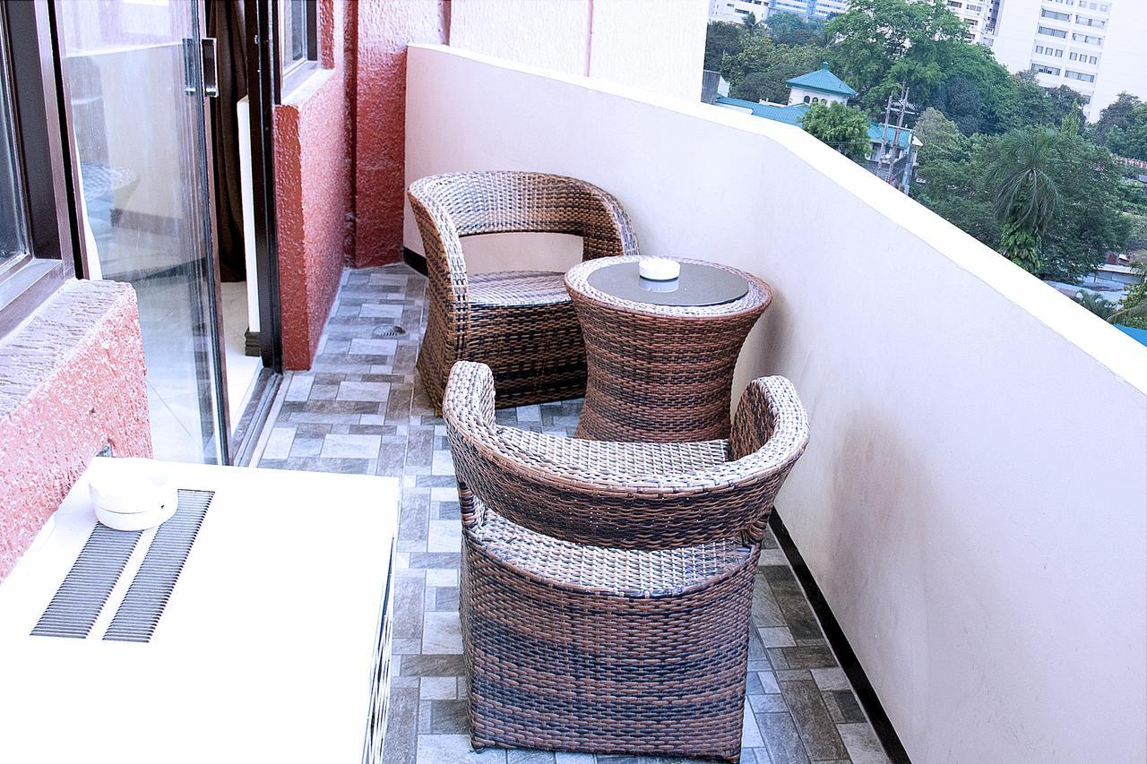 Manila Bay Serviced Apartments מראה חיצוני תמונה