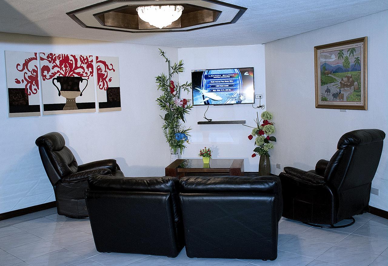 Manila Bay Serviced Apartments מראה חיצוני תמונה