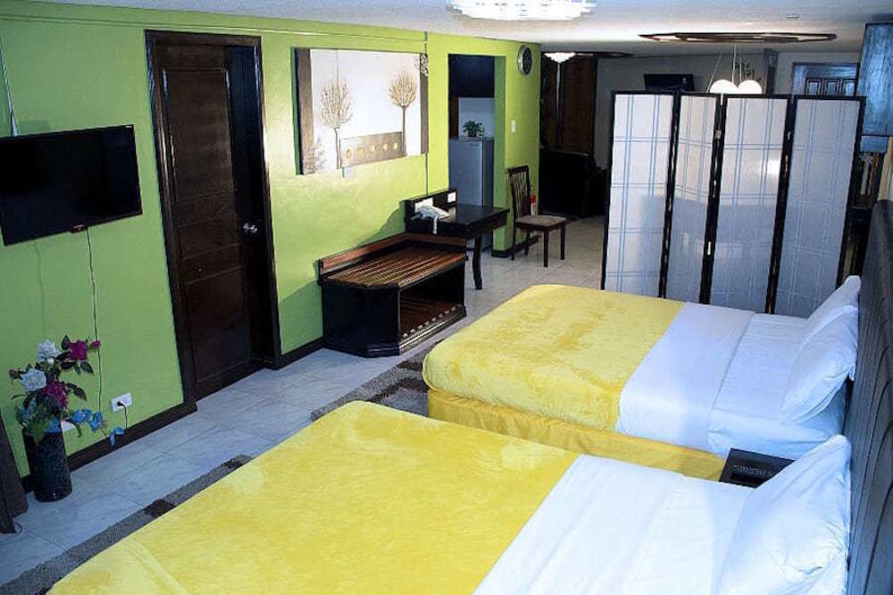 Manila Bay Serviced Apartments מראה חיצוני תמונה