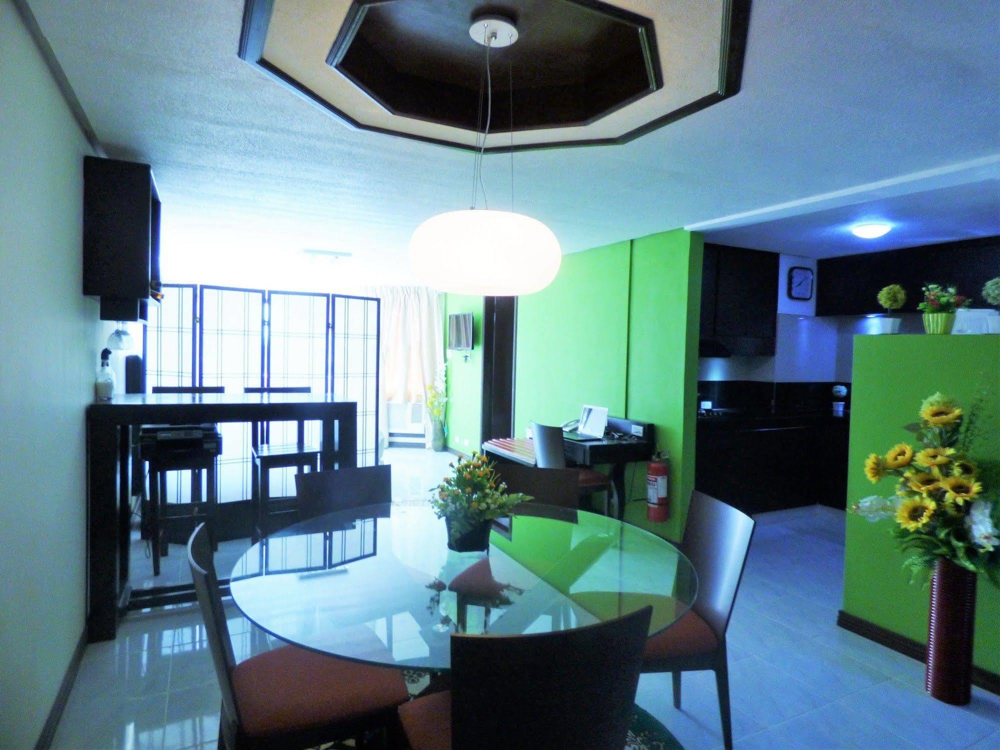 Manila Bay Serviced Apartments מראה חיצוני תמונה