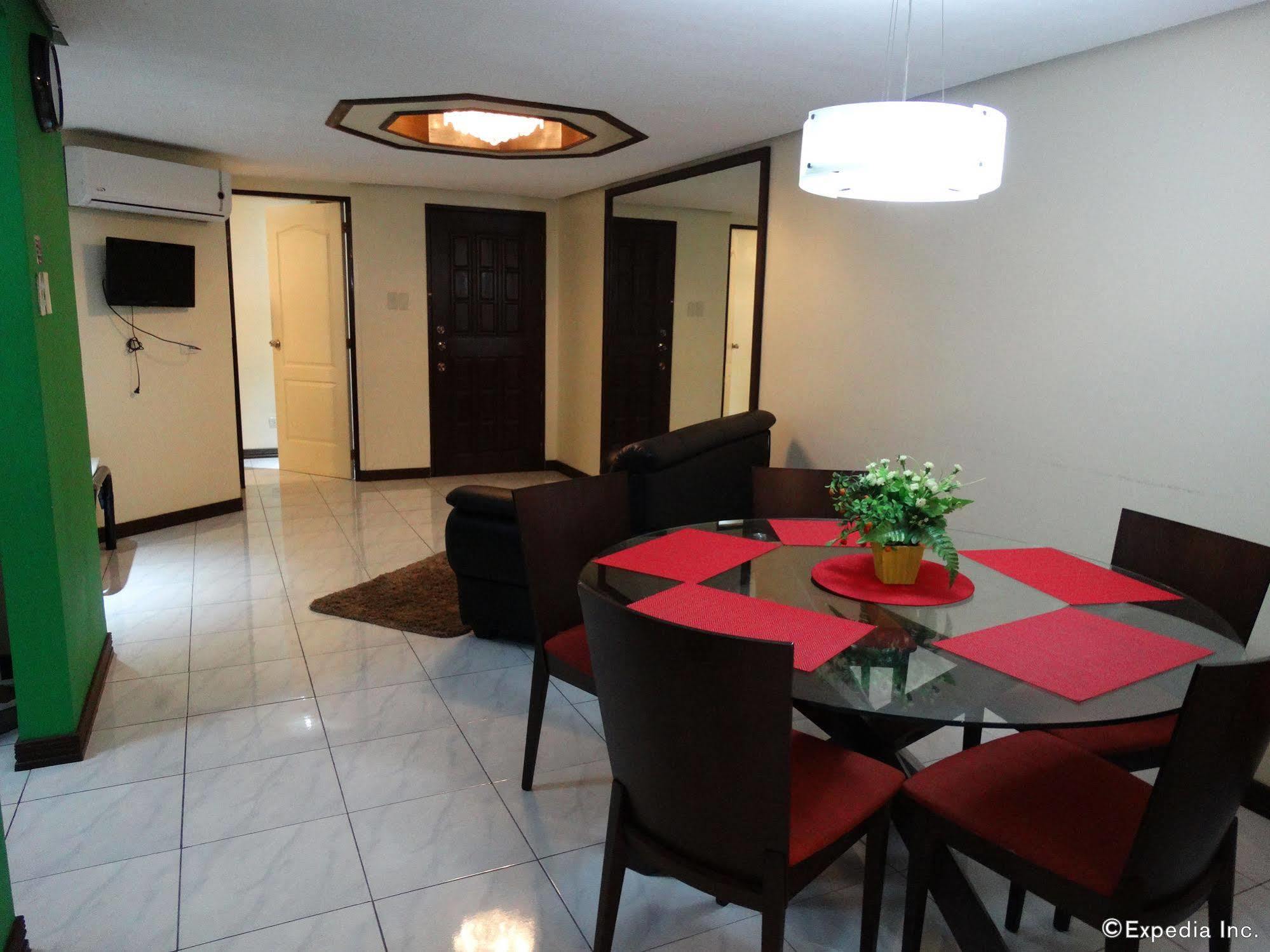 Manila Bay Serviced Apartments מראה חיצוני תמונה