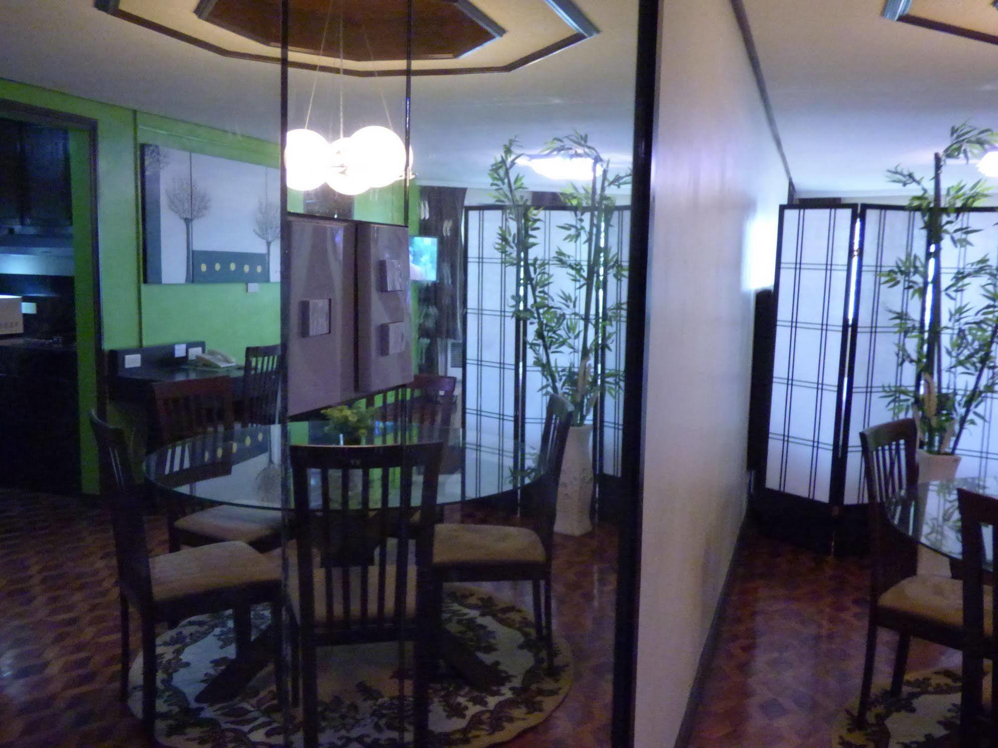 Manila Bay Serviced Apartments מראה חיצוני תמונה