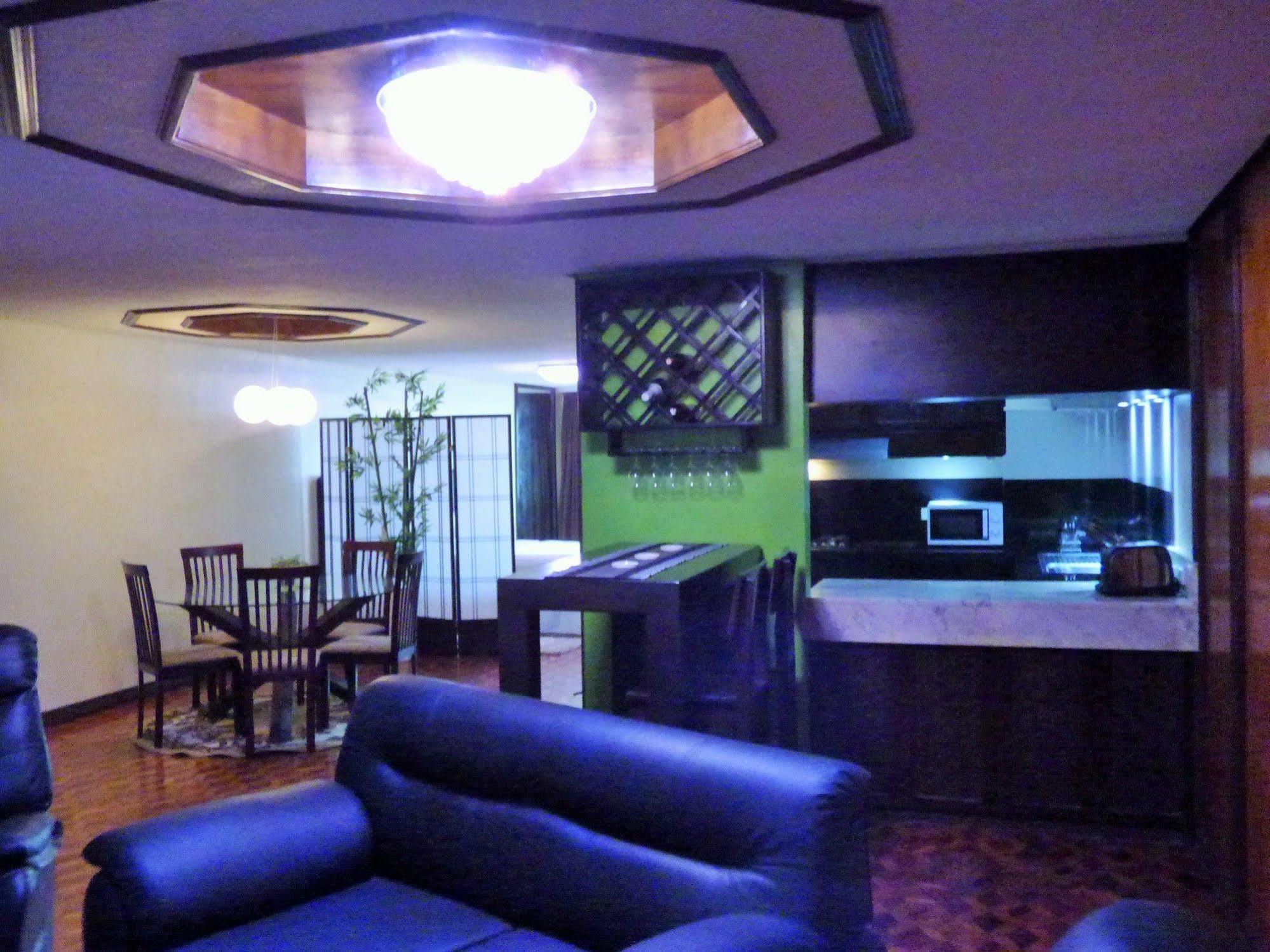 Manila Bay Serviced Apartments מראה חיצוני תמונה